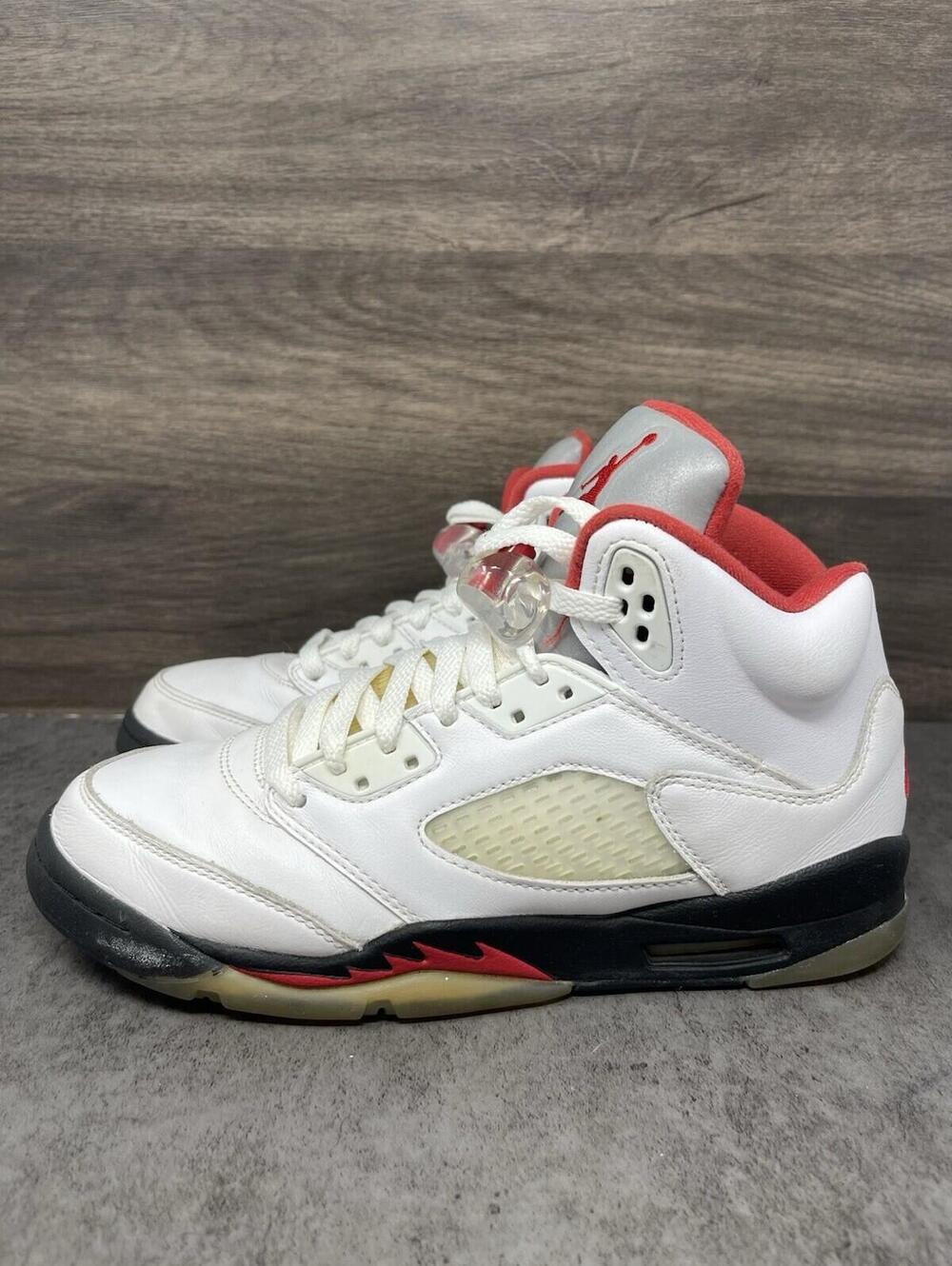 Air Jordan 5 Retro Fire Red Sneakers Kids Size 7Y GS Nike Air 440888-102